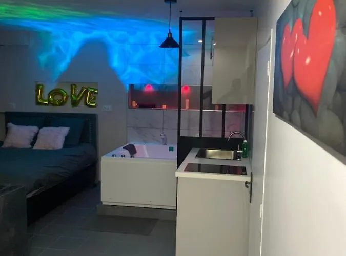Апартаменты Lov'spa Флёри-Мерожис